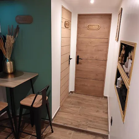 Chateau De La Sagesse Apartment *