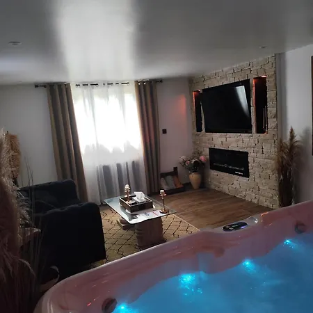 Chateau De La Sagesse Apartment