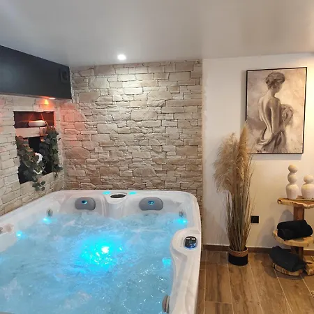 Chateau De La Sagesse Apartment *