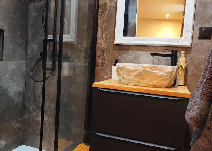 Chateau De La Sagesse Apartment