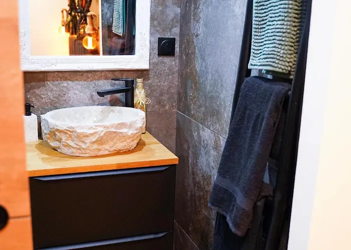 Chateau De La Sagesse * Rouen