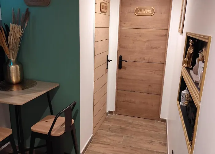 Chateau De La Sagesse Apartment *